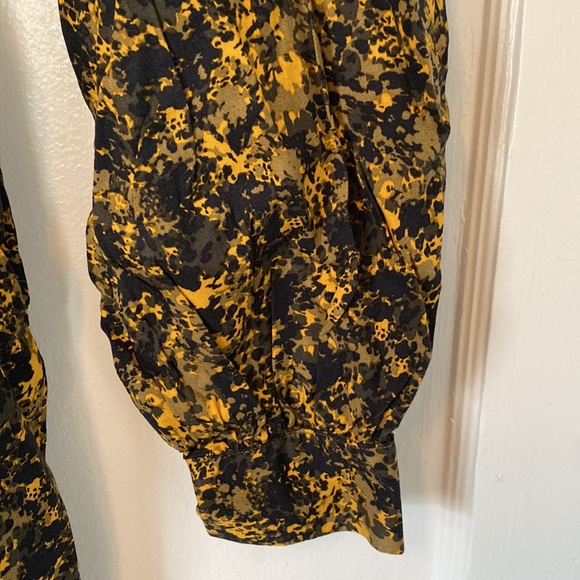 Abstract print long sleeve dress - Picture 5 of 6